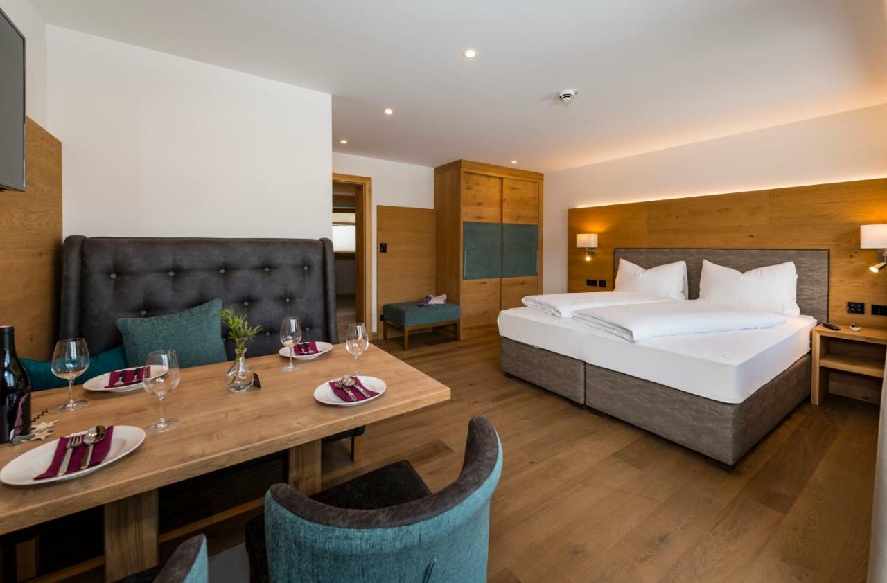 Tiroler Weinstube Lejlighedshotel Seefeld in Tirol Eksteriør billede